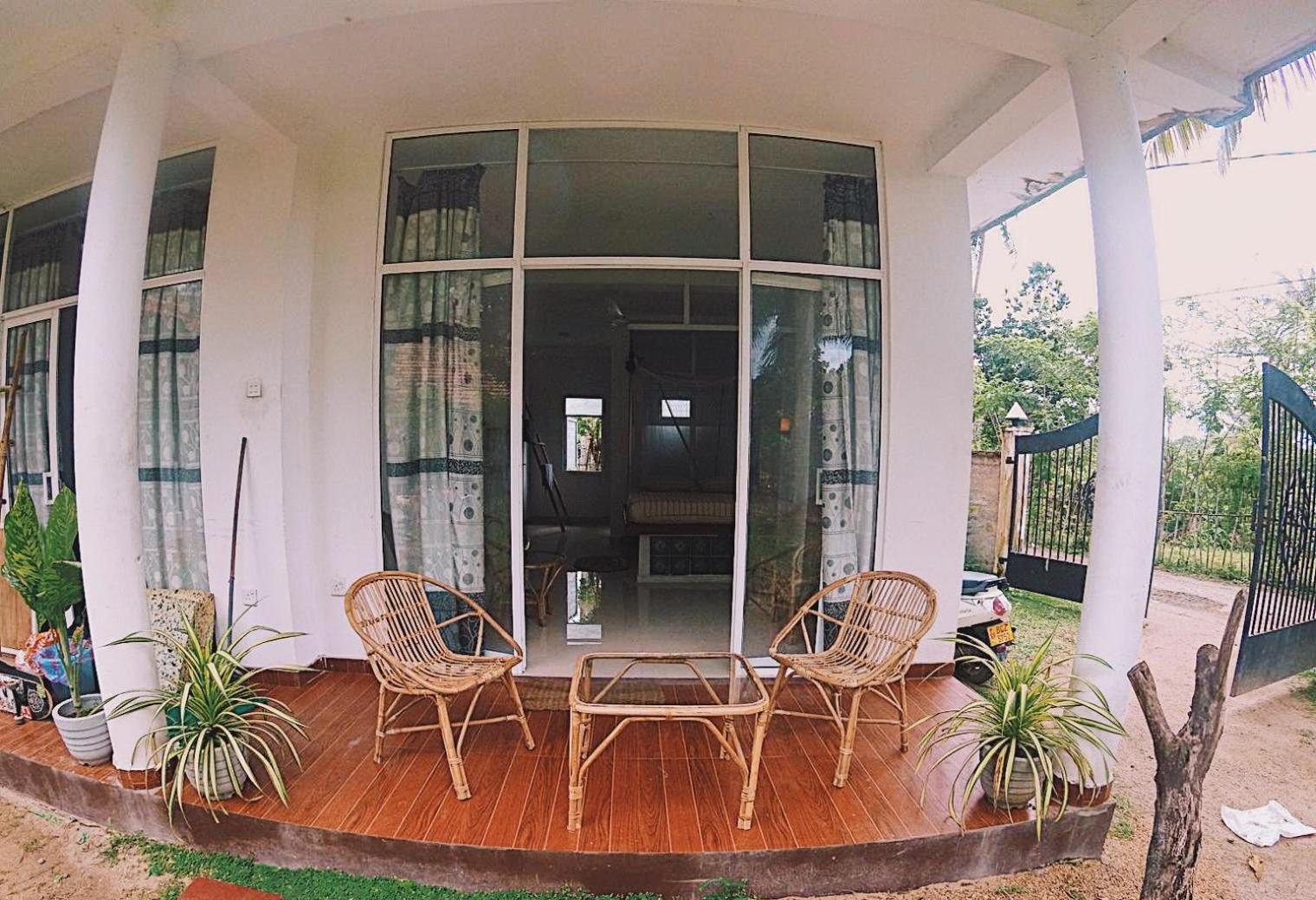 Lotus Surf House Hotel Midigama Room photo