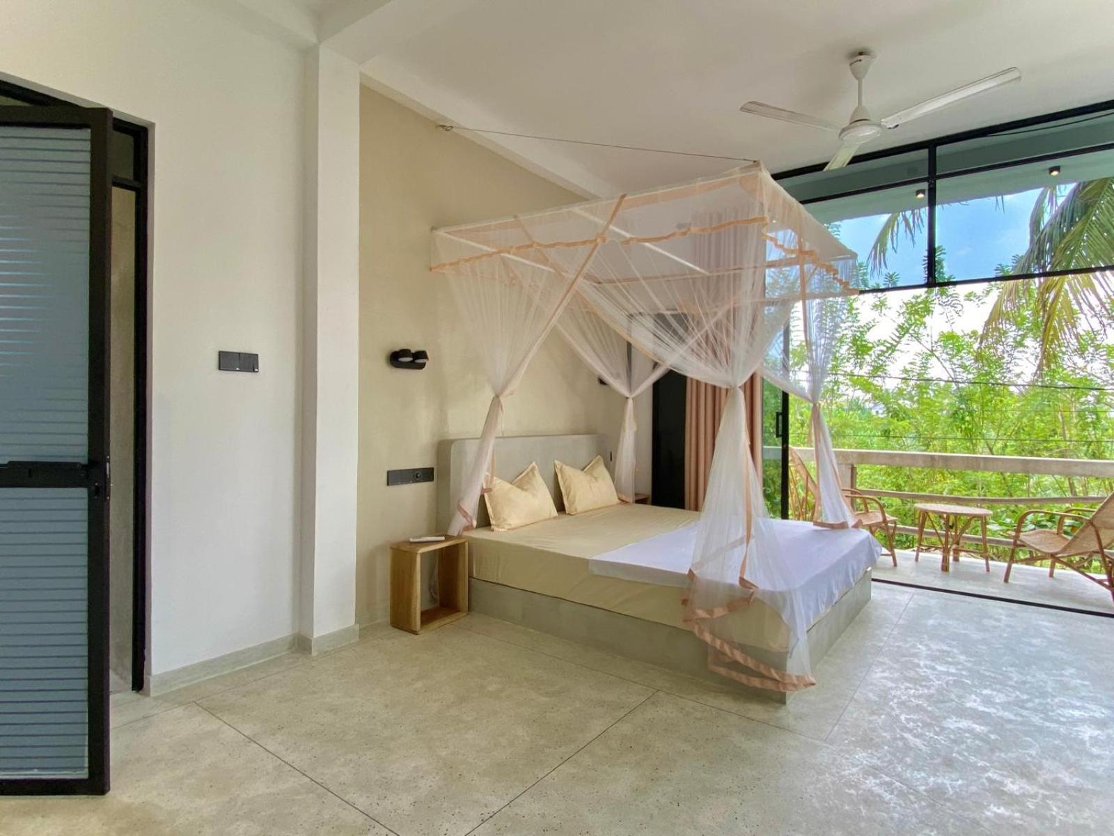 Lotus Surf House Hotel Midigama Exterior photo