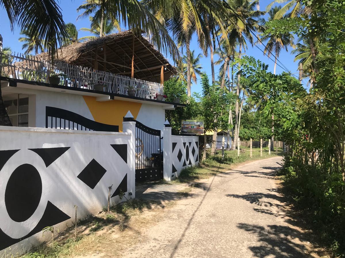 Lotus Surf House Hotel Midigama Exterior photo